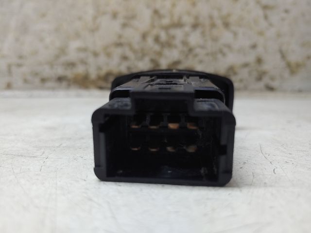 bontott DACIA DUSTER Vészvillogó Kapcsoló