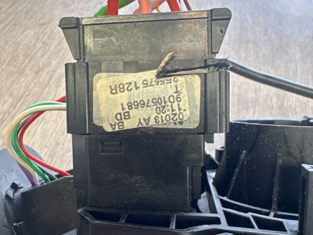 bontott DACIA DUSTER Világítás Kapcsoló