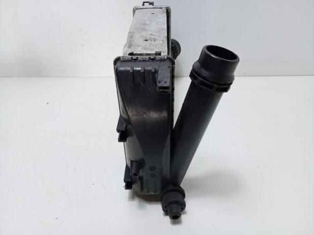 bontott DACIA DUSTER Vízhűtő Radiátor Tartó