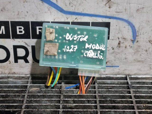 bontott DACIA DUSTER Vonóhorog Elektronika