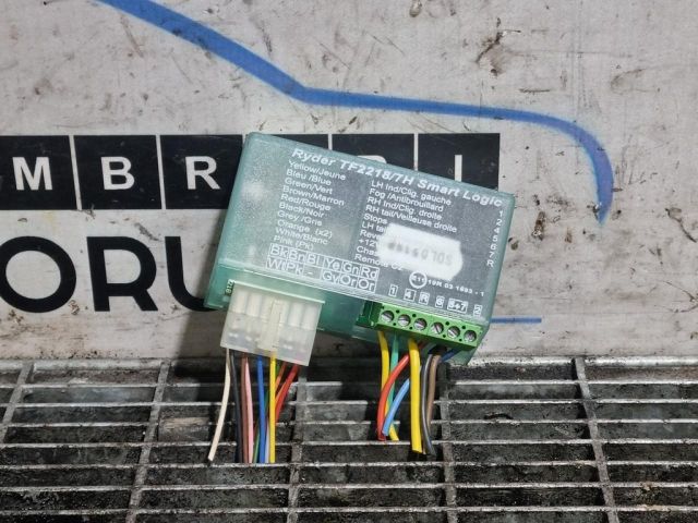 bontott DACIA DUSTER Vonóhorog Elektronika