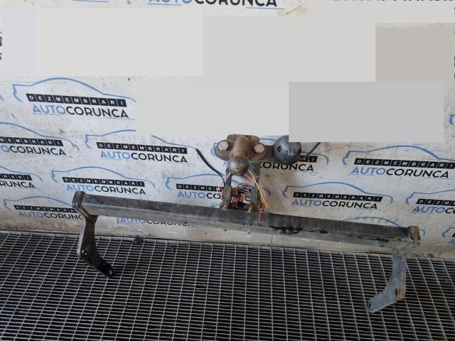 bontott DACIA DUSTER Vonóhorog