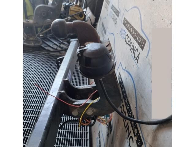 bontott DACIA DUSTER Vonóhorog