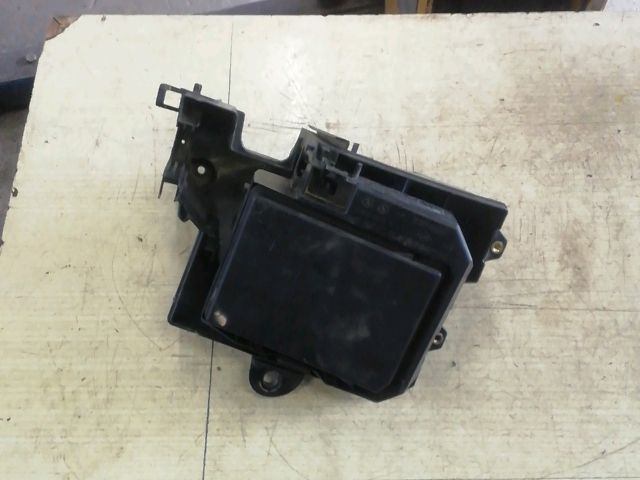 bontott DACIA JOGGER Biztosítéktábla Motortér