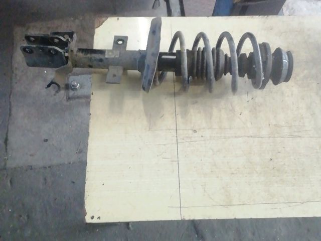 bontott DACIA JOGGER Jobb első Gólyaláb (Lengécsillapító, Rugó)