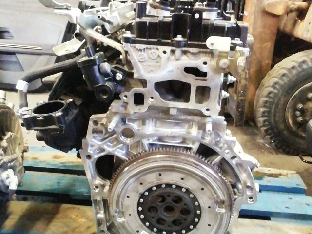 bontott DACIA JOGGER Motor (Fűzött blokk hengerfejjel)