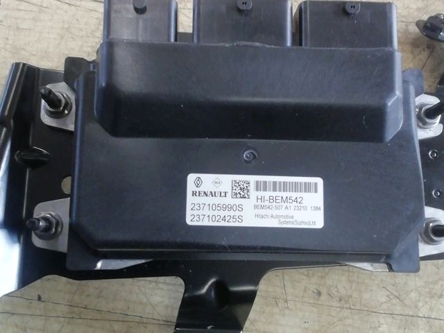 bontott DACIA JOGGER Motorvezérlő