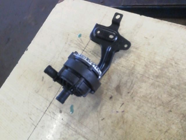 bontott DACIA JOGGER Vízpumpa