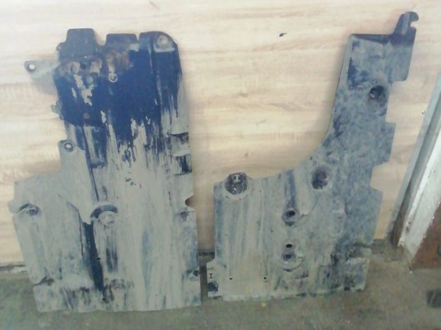 bontott DACIA JOGGER Alsó Padlólemez Burkolat