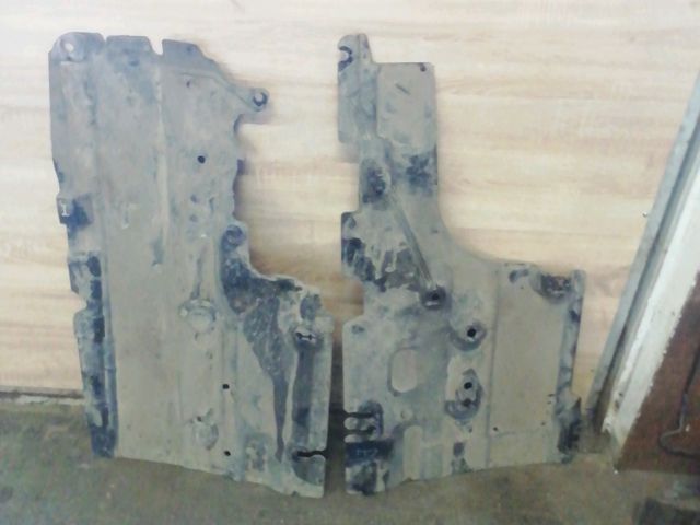 bontott DACIA JOGGER Alsó Padlólemez Burkolat