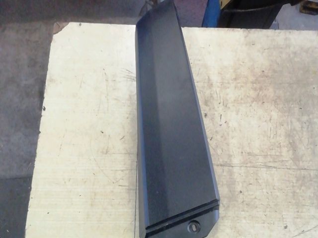 bontott DACIA JOGGER Bal B Oszlop Burkolat