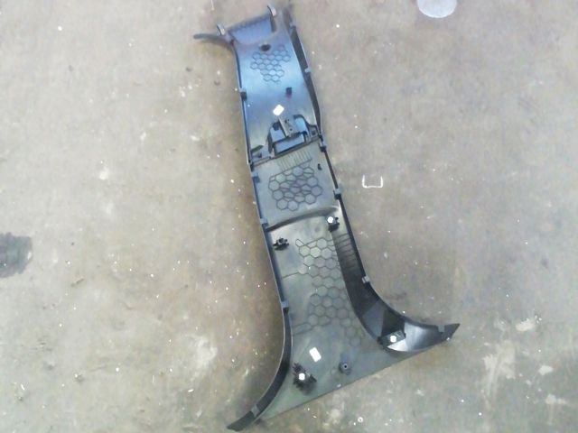 bontott DACIA JOGGER Bal B Oszlop Burkolat