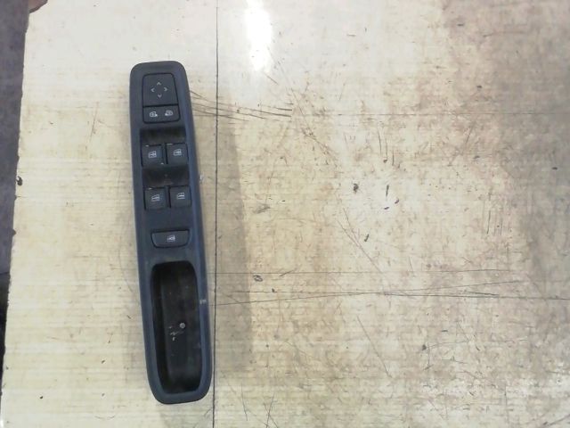 bontott DACIA JOGGER Bal első Ablakemelő Kapcsoló