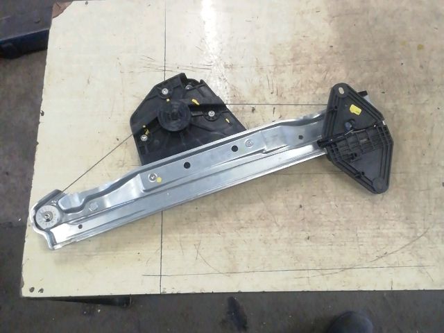 bontott DACIA JOGGER Bal hátsó Ablakemelő Szerkezet (Elektromos)