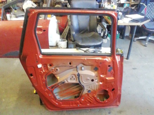 bontott DACIA JOGGER Bal hátsó Ajtó (Üres lemez)