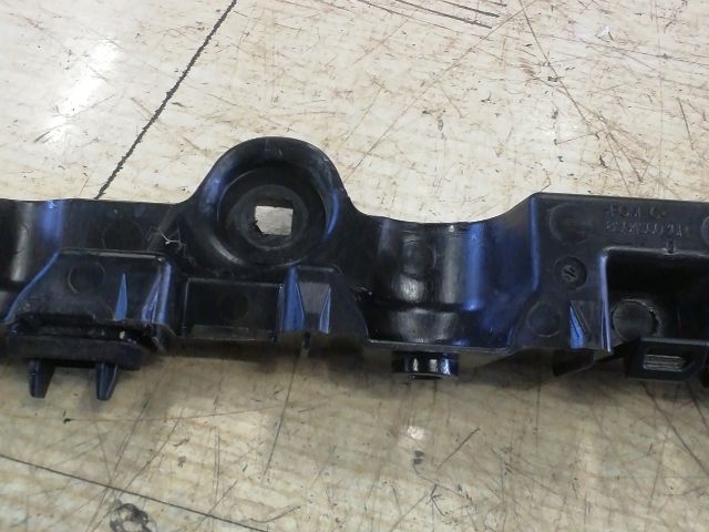 bontott DACIA JOGGER Bal hátsó Lökhárító Tartó (Műanyag)