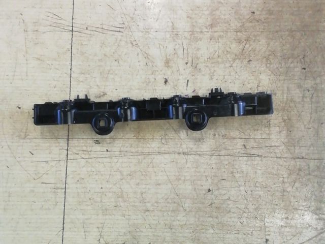 bontott DACIA JOGGER Bal hátsó Lökhárító Tartó (Műanyag)