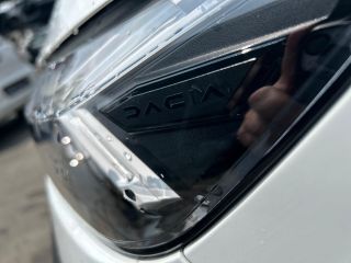 bontott DACIA JOGGER Bal Ledes Fényszóró