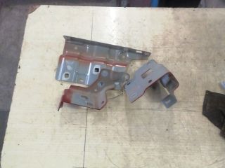 bontott DACIA JOGGER Bal Sárvédő Oldaltartó