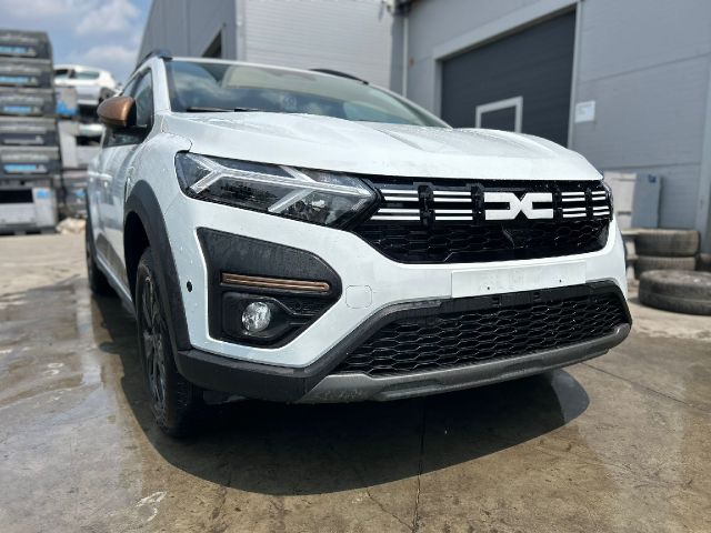 bontott DACIA JOGGER Első Lökhárító (Részeivel)