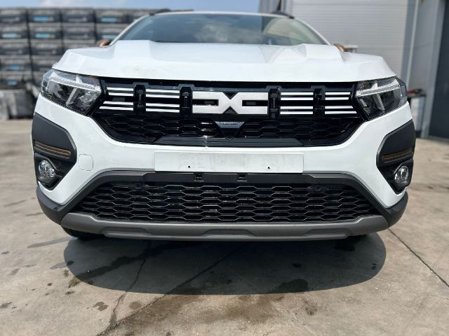 bontott DACIA JOGGER Első Lökhárító (Részeivel)