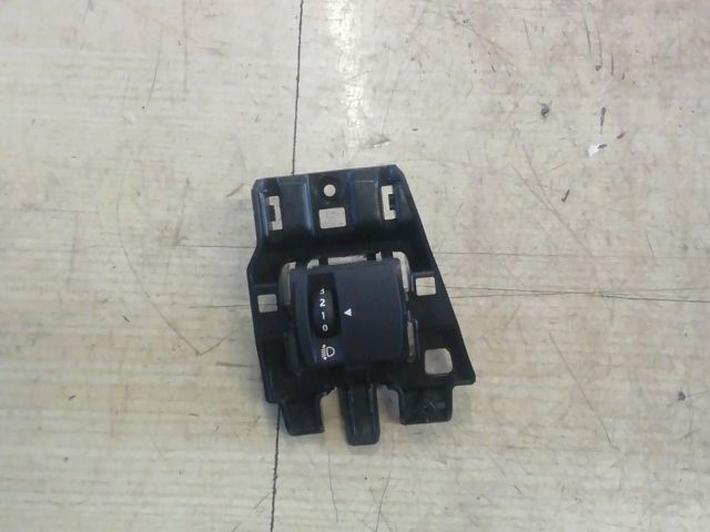 bontott DACIA JOGGER Fényszórómagasság Állító Kapcsoló