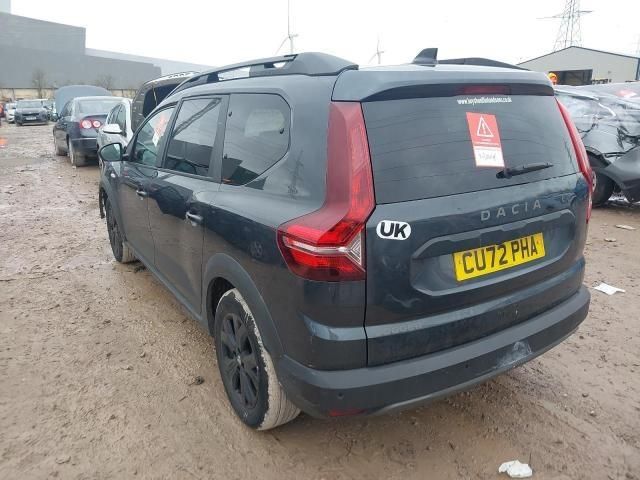 bontott DACIA JOGGER Hátsó középső Lökhárító Tartó (Műanyag)