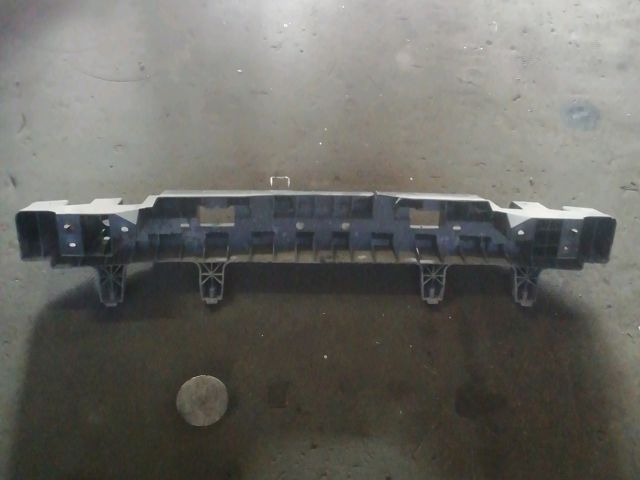 bontott DACIA JOGGER Hátsó középső Lökhárító Tartó (Műanyag)