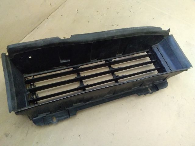 bontott DACIA JOGGER Hűtő Légterelő