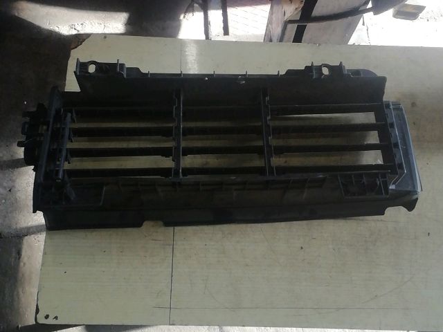 bontott DACIA JOGGER Hűtő Légterelő