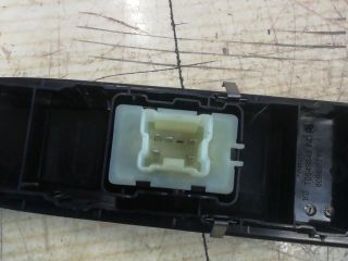 bontott DACIA JOGGER Jobb első Ablakemelő Kapcsoló