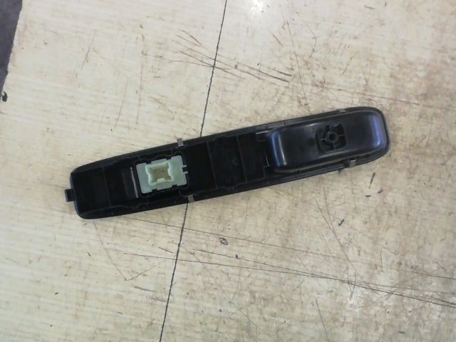 bontott DACIA JOGGER Jobb első Ablakemelő Kapcsoló