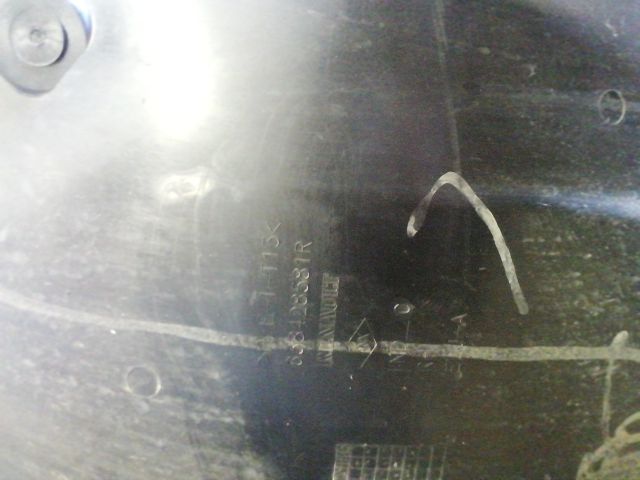 bontott DACIA JOGGER Jobb első Első Dobbetét (Kerékjárati, Műanyag)