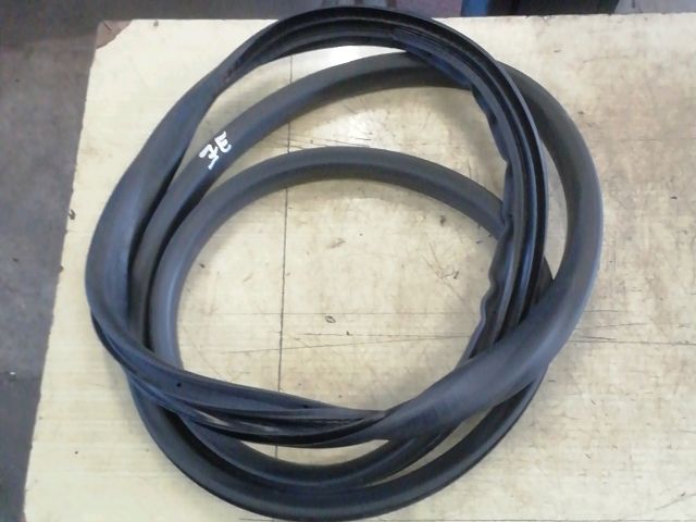 bontott DACIA JOGGER Jobb első Gumikéder