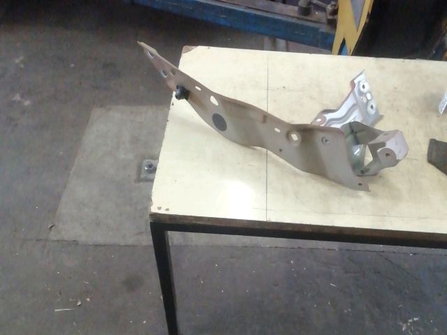 bontott DACIA JOGGER Jobb Fényszóró Lámpakeret