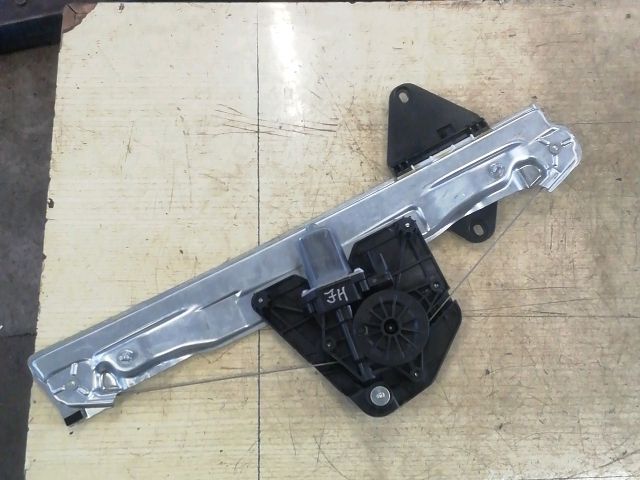 bontott DACIA JOGGER Jobb hátsó Ablakemelő Szerkezet (Elektromos)