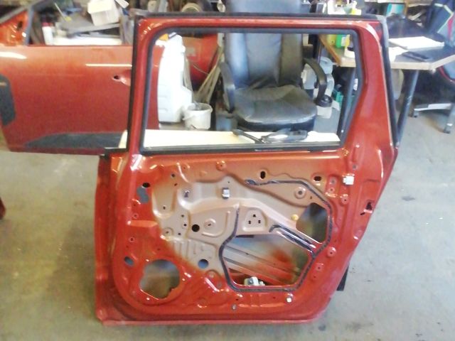 bontott DACIA JOGGER Jobb hátsó Ajtó (Üres lemez)