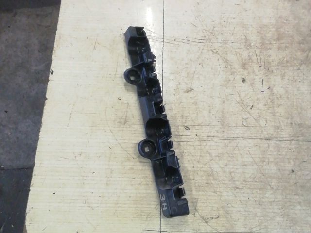 bontott DACIA JOGGER Jobb hátsó Lökhárító Tartó (Műanyag)