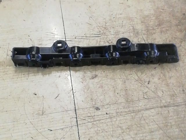 bontott DACIA JOGGER Jobb hátsó Lökhárító Tartó (Műanyag)