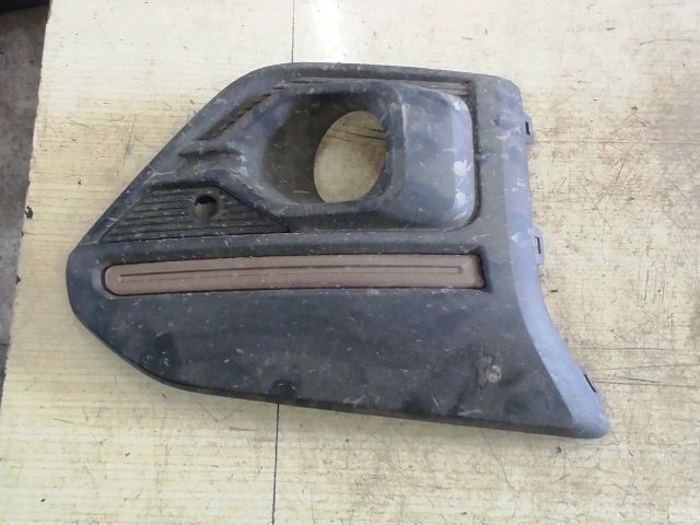 bontott DACIA JOGGER Jobb Ködlámpa Rács