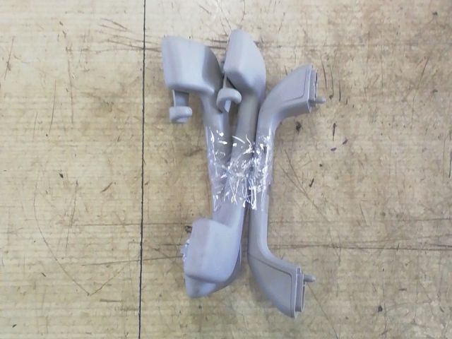 bontott DACIA JOGGER Kapaszkodó (Felső) Szett