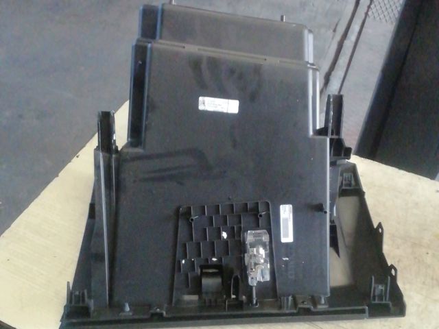 bontott DACIA JOGGER Kesztyűtartó