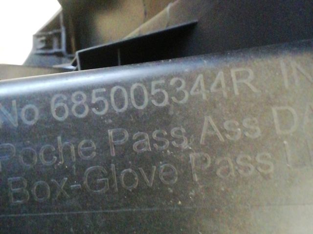 bontott DACIA JOGGER Kesztyűtartó