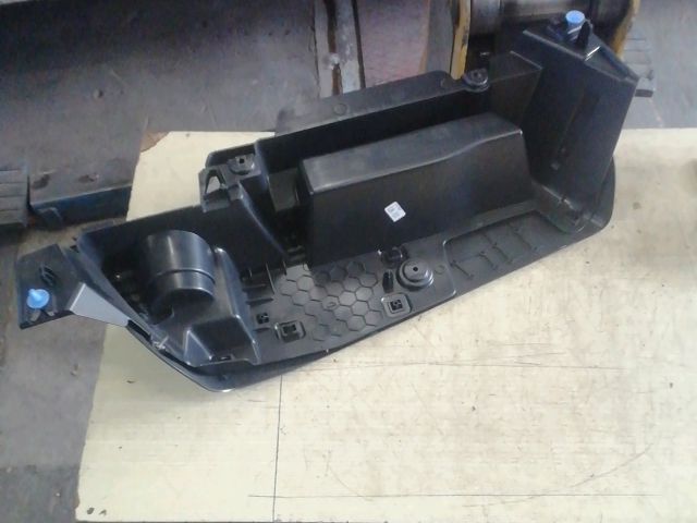 bontott DACIA JOGGER Könyöklő