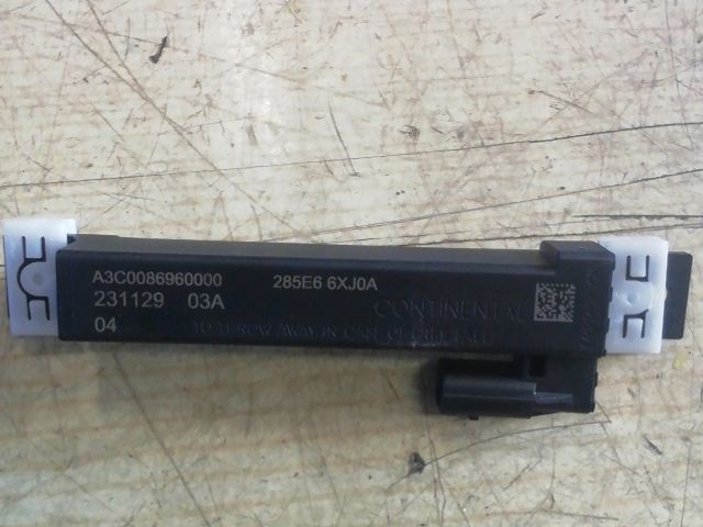 bontott DACIA JOGGER Kulcs Nélküli Nyitás Jeladó