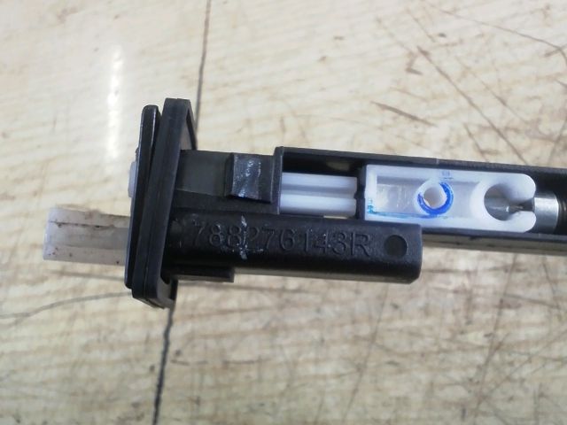 bontott DACIA JOGGER Tankajtó Nyitó Bowden