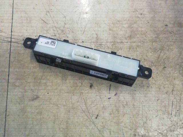 bontott DACIA JOGGER Vészvillogó Kapcsoló