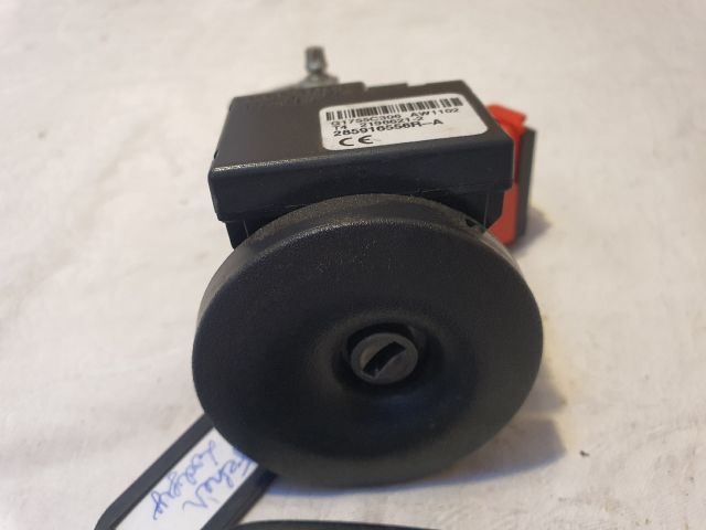 bontott DACIA LODGY Gyújtáskapcsoló Házzal