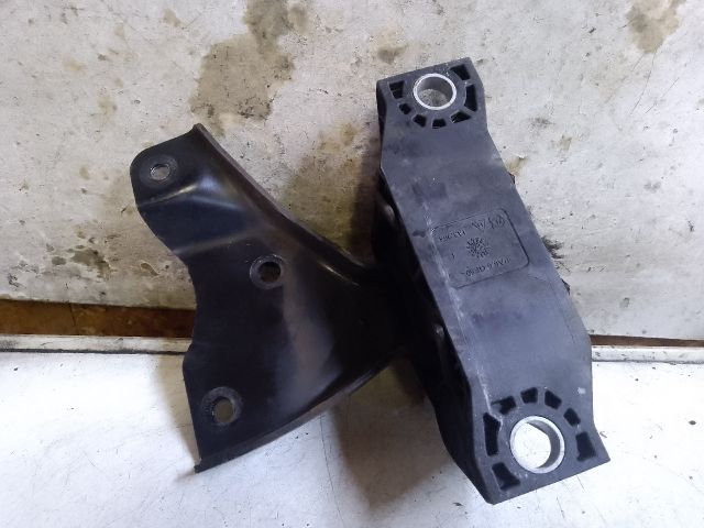 bontott DACIA LODGY Motor Tartó Bak (Fém)