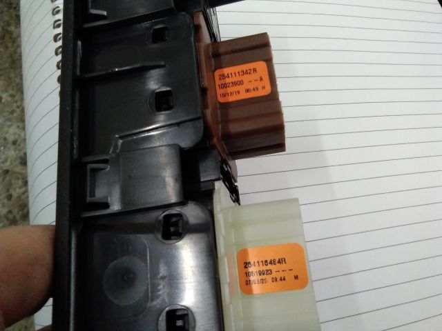 bontott DACIA LODGY Bal első Ablakemelő Kapcsoló